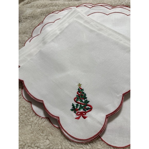 Christmas Holiday Tree White Napkins And Placemats 7‎ Napkins 4 Placemats - Picture 1 of 4